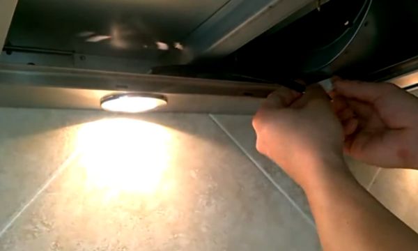 Bật nguồn điện và kiểm tra