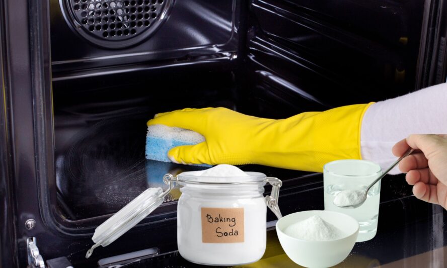 Sử dụng bột Baking soda để vệ sinh lò nướng
