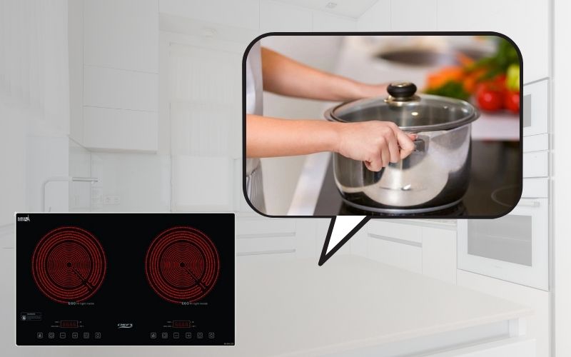 Bước 2_ Đặt nồi lên đúng vị trí vùng nấu