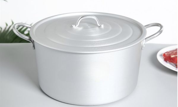 Chất liệu nhôm hoặc đồng có phủ lớp từ tính